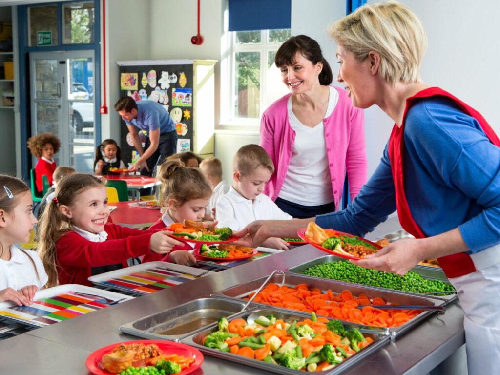 Que mange-t-on à la cantine scolaire